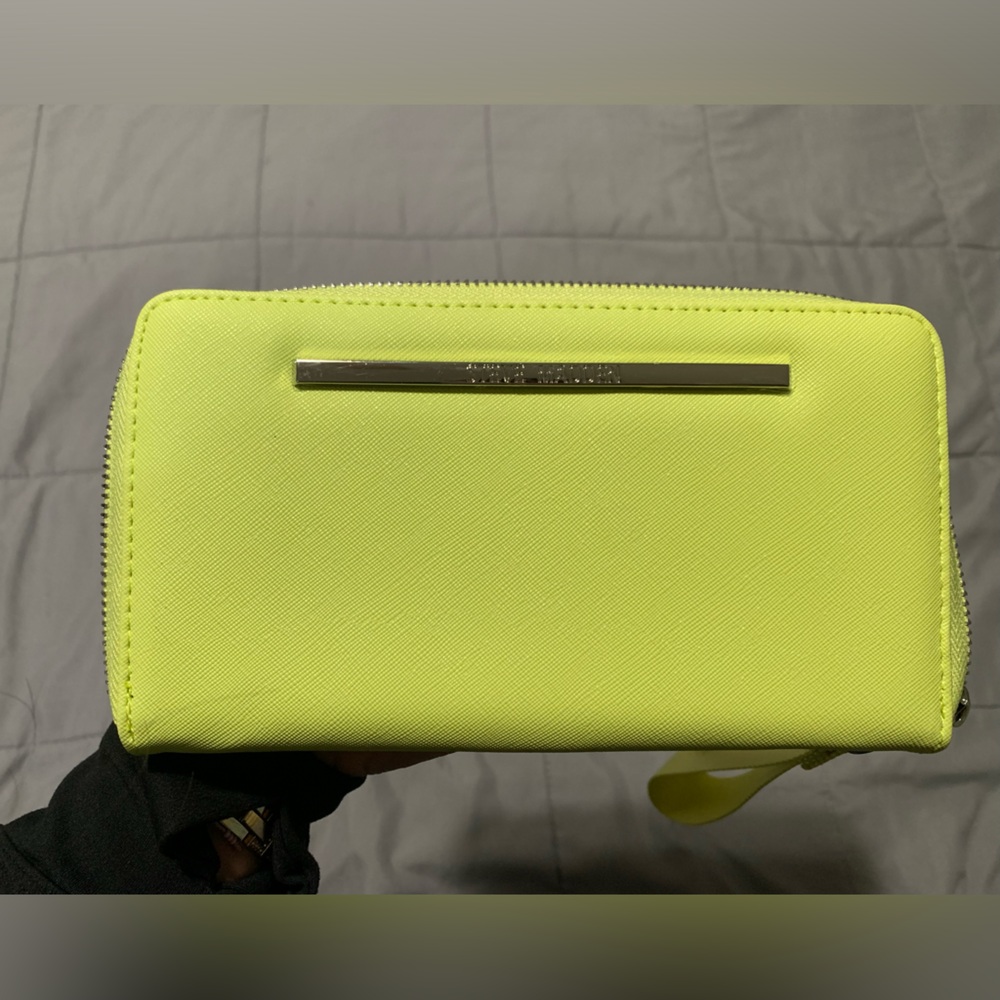 Steve Madden Zip Around Wallet - Picture 9 of 11